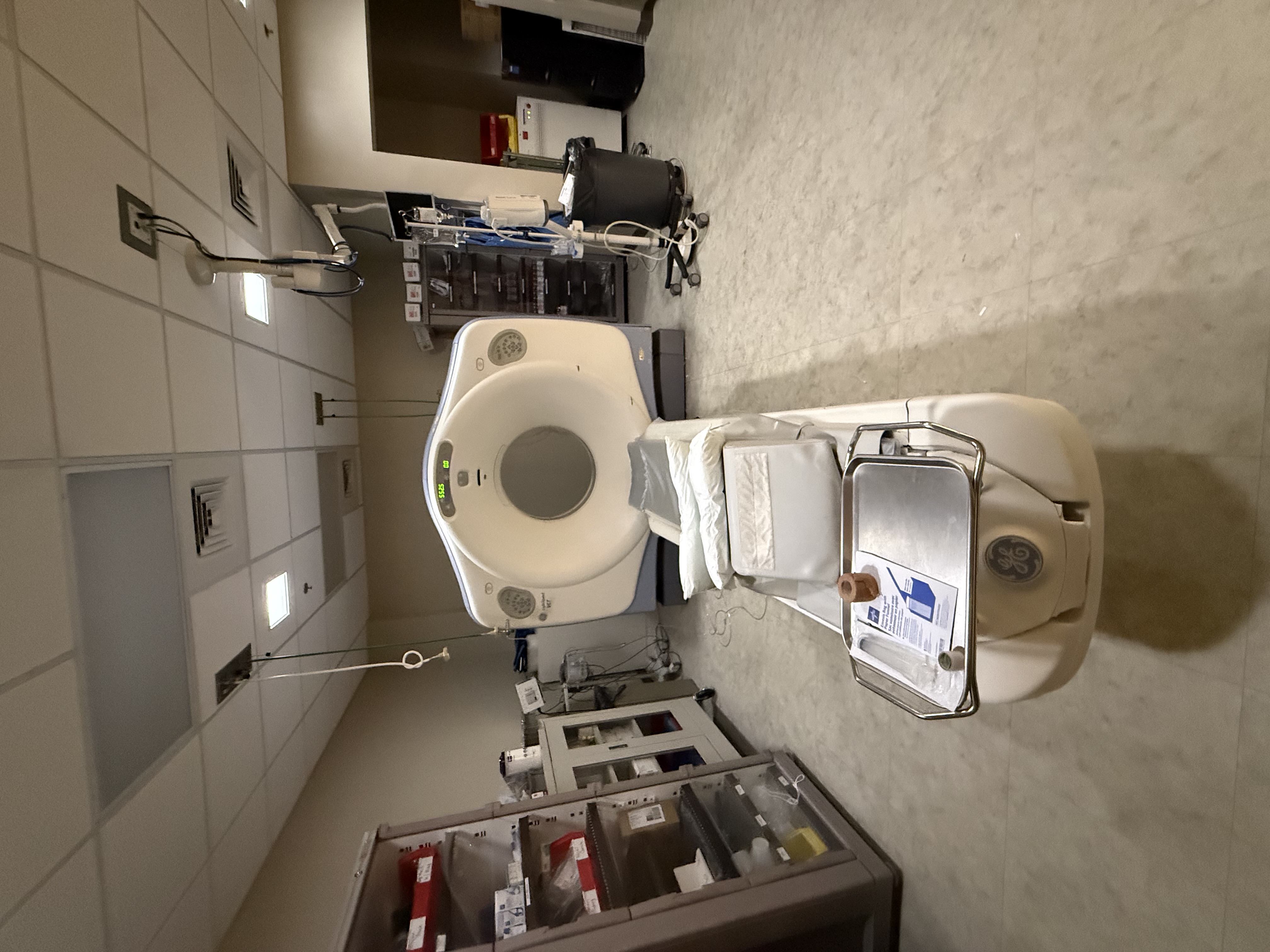 GE LightSpeed VCT 64 CT scanner