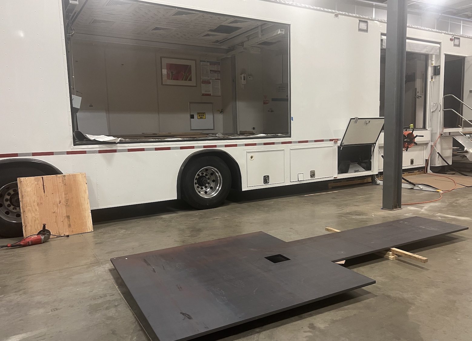 Mobile imaging trailer exterior