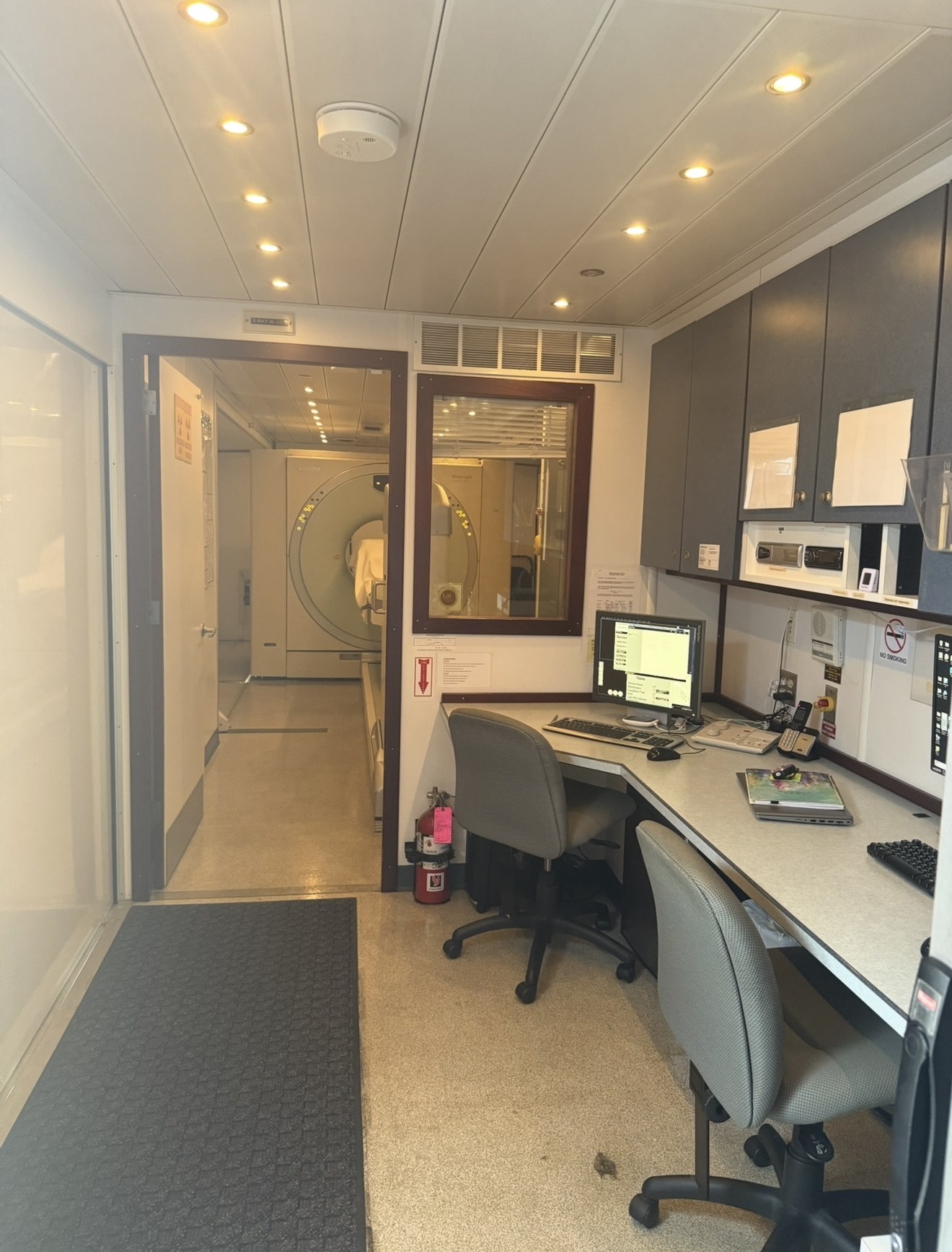 Mobile PET/CT trailer